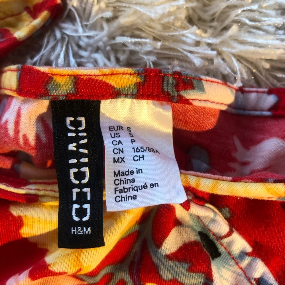 Floral Red Crop Top - Picture 2 of 2